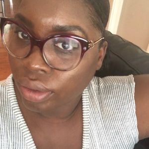 Meet your Posher, Nicole